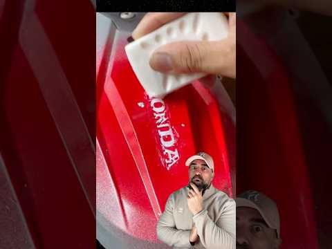 Cómo pintar letras en tapas de moto Honda.  Técnica fácil para dejar letras en color diferente.