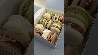 The colors. The texture. The perfect little details. ✨We could watch this forever.#Macarons