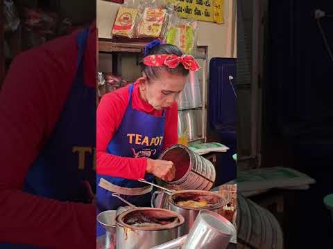 Nhìn lớp trang điểm là thấy có gì đó không ổn lắm