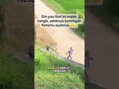 Supir Bus Ini Turun Di Tengah Jalan Untuk Menemui Keluarganya Sebentar #shortsfeed #shortsviral