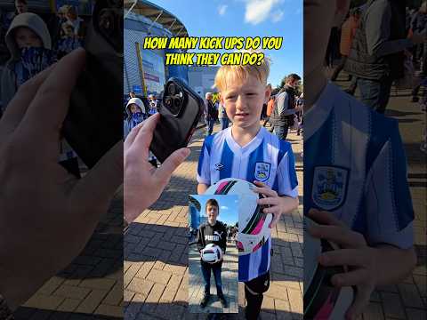 How many kick ups can they do!? 😯⚽️ #football #kickups #Huddersfield #htafc