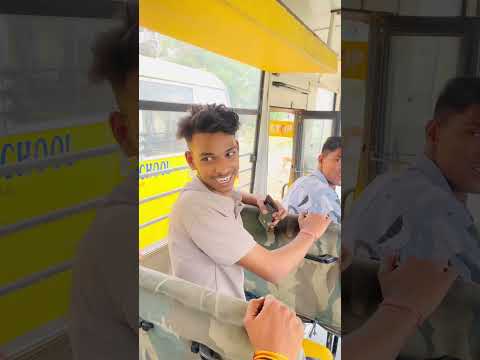 Bus mein 3 ajoobe😜😂