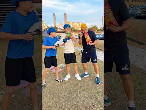 QUEM TÁ FELIZ DA UM GRITO