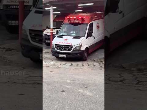 Pengen naik mobil polisi dan ambulans #shortsvideo