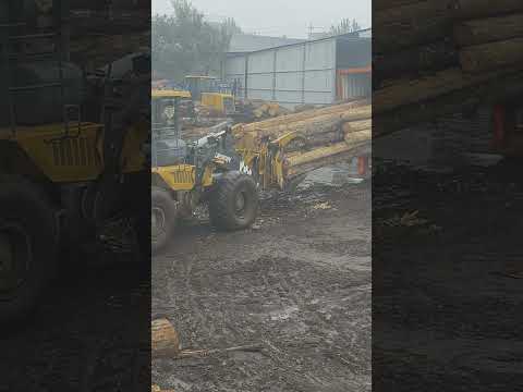 A box truck pulls wood and unloads it like this! #short #car