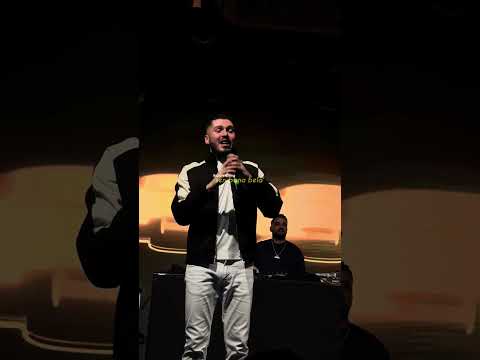 Blok3 “Napıyorsun Mesela” şarkısını konserde canlı performans söylüyor #blok3 #konser