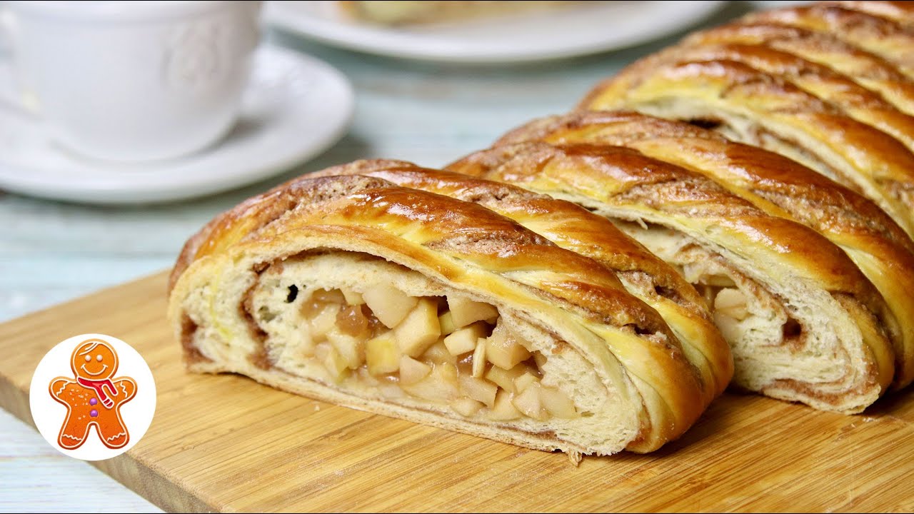Рулет с яблоками и корицей очень вкусный