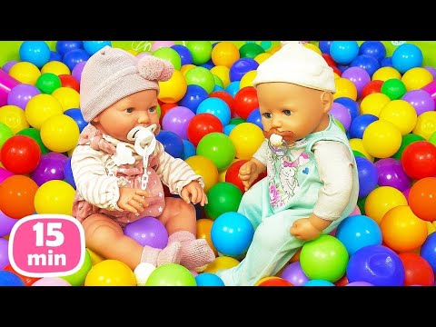 ¡La muñeca bebé Annabelle y su una nueva amiga! Videos de juguetes bebés