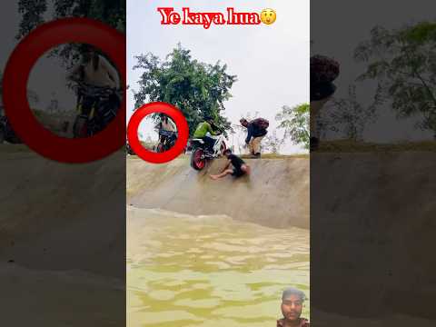 Bhai to gir gaya 😱 #stunt #automobile #publicreaction #rider