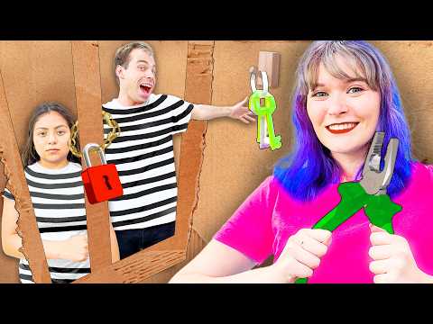 TRAPPED IN A CARDBOARD MAZE? | HOW TO ESCAPE FROM CARDBOARD JAIL BY CRAFTY HACKS PLUS