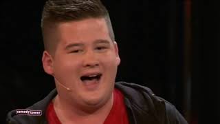 Chris Tall ist das Opfer in der Schule