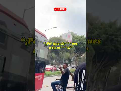 Momento chilango: metrobus vs triciclo π₯π #cdmx #envivo #clips