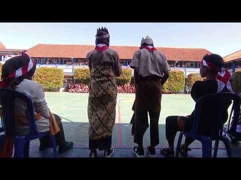 Keseruan Lomba Fashion Show Di SMPN 1 Cisaga