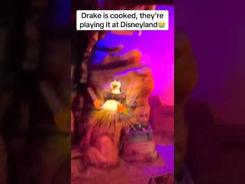 They’re playing Kendrick at Disneyland now 🤣 #kendricklamar #drake #notlikeus #foryou #fypシ゚viral