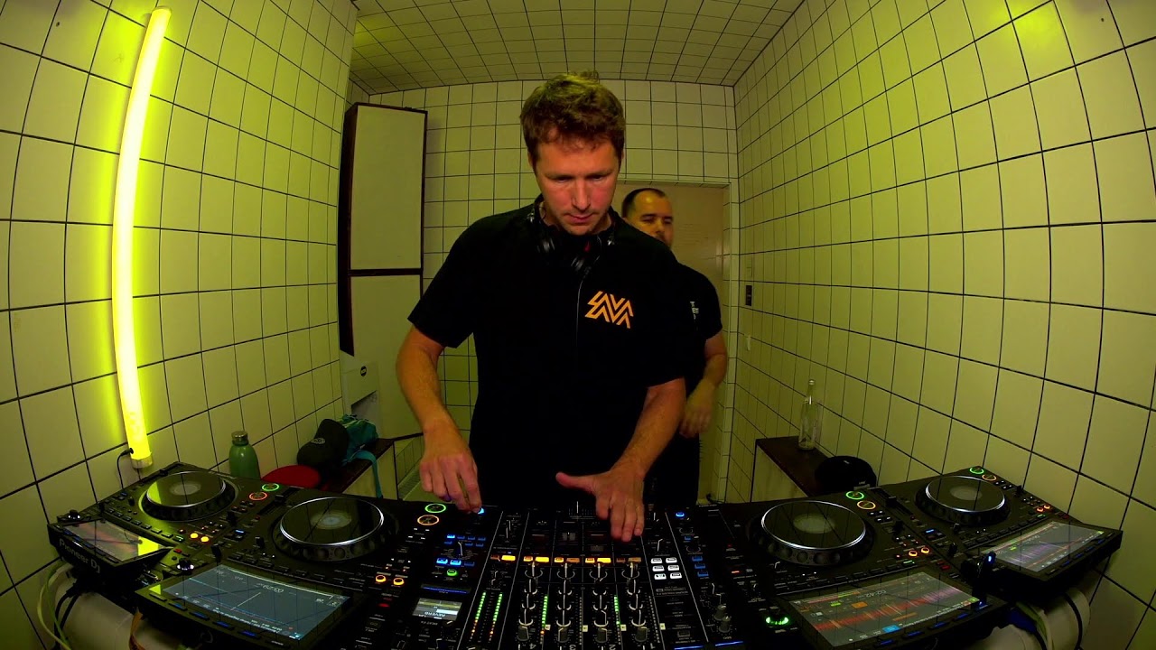 Tolo B2B Falcao  | HÖR – April 30 / 2026