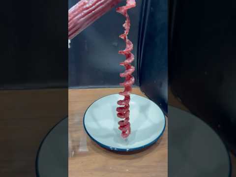サラミを螺旋状にカットしてみた #shorts #おもしろ動画 #funnyvideo #やってみた