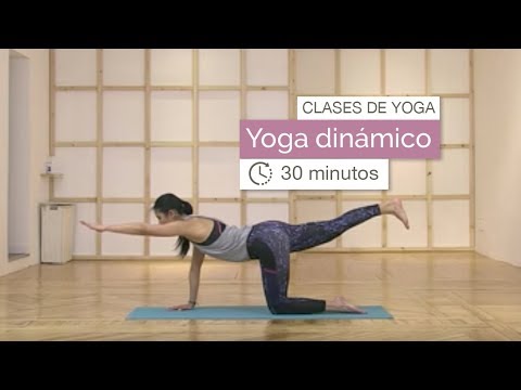 Clase de yoga: Yoga dinámico (30 minutos)