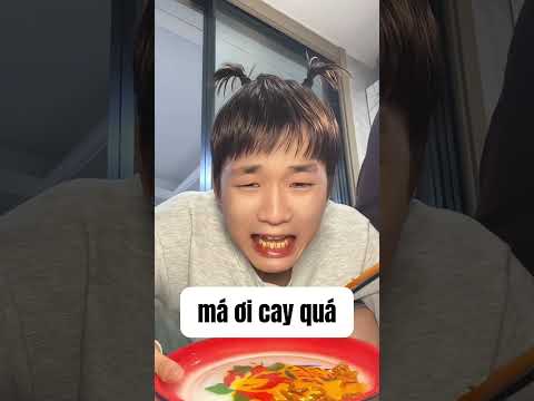 Nay ăn mì cay quá đi hẹ hẹ | Vợ Cho Gì Ăn Nấy #shorts