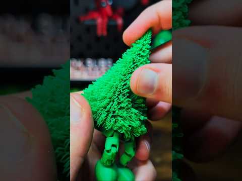 3D printed Hairy Foldable Christmas Tree with Articulated legs