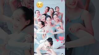 Este maestro descubrió los talentos de los estudiantes.#girl #teacher #dance #shortvideo #popular