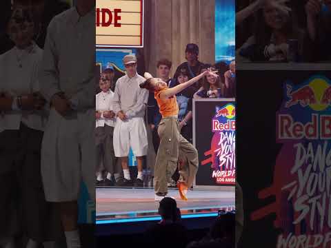 how would you react? 🎥😆 #redbulldanceyourstyle #dance #dancer #streetdance #dancebattle