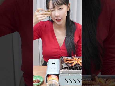 방금 잡은 문어로 한잔 똑!