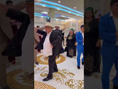короли спереди, принцессы с зади
