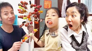 东东喊要糖葫芦，爸爸秒递豪华版喂嘴里！东妈举醋瓶：合着我连句撒娇都不配？【东东一家】
