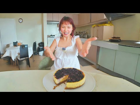 i tried baking blueberry cheesecake for the first time