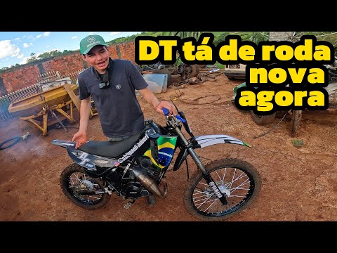 Mudamos a vó pra casa nova e montei as roda da DT 180 de vorta