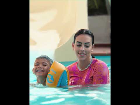 Georgina vs Her Older Sister at the Water Park 😂💦 #georgina