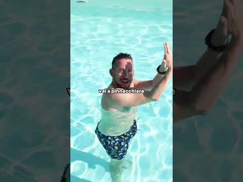 A che età avete imparato a nuotare in bicicletta? #casasilva #sitcom #padreefiglia #nuoto #piscina