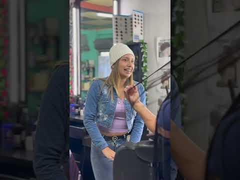 Descubrió que la novia de su hermano tenía otro y decidió actuar para darle una lección