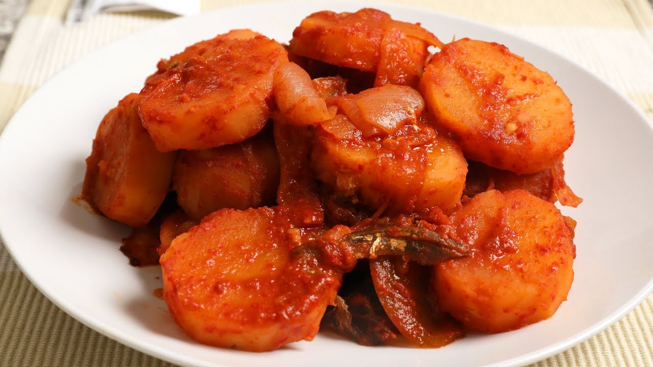 My spicy, frugal potato side dish (Maeun-gamjajorim: )