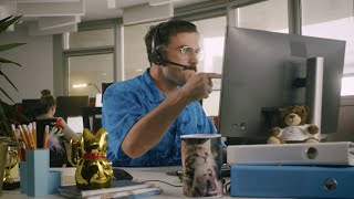 Alfredo im Call Center – Solitär | Avedo