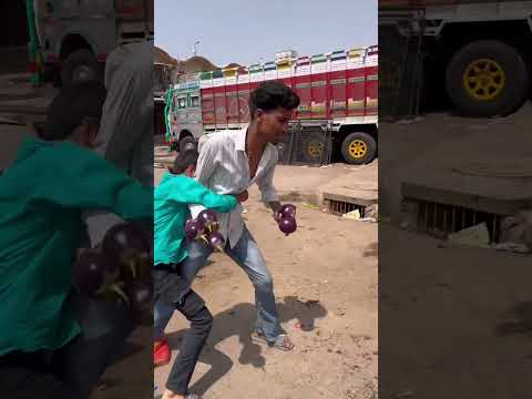 भाई की सारी सब्जी चुरा ली ❤️😊 #humanity#respect#trending#trending#viralvideo#youtubeshortsviral