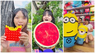 Minion small vs Minion Big 🥳  Mukbang Pop It Food 😍🍟 by LNS #shorts #toys
