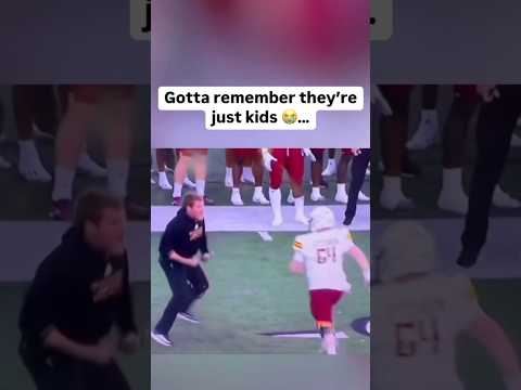 Gotta LOVE HOW HIS TM’S STOOD UP FOR HIM.. 💪❤️🏈#nfl#cfb#collegefootball#americanfootball#feed