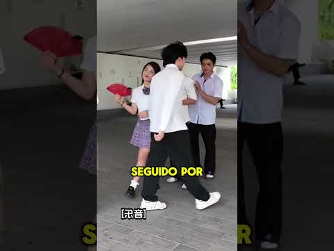 El Acto de Caballerosidad de Este Chico la Enamoró.