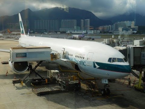 Cathay Pacific Boeing 777-300ER business class Hong Kong to Beijing (+ First Class lounge)