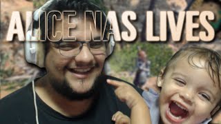 Alice nas lives pra ela não pensar "pq tem varios videos do Antonio pequeno e meu não tem nenhum?"