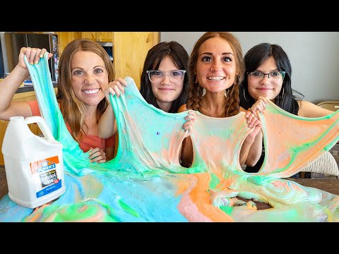 Twin Sisters Make HUGE Slime with Science - DIY Experiment!