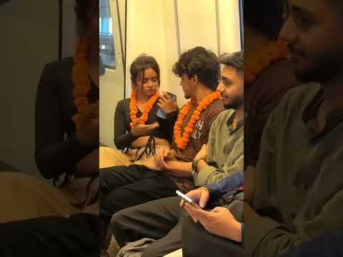 Metro Mein Proposal Prank 💐 | Unexpected Reaction in Public 😂