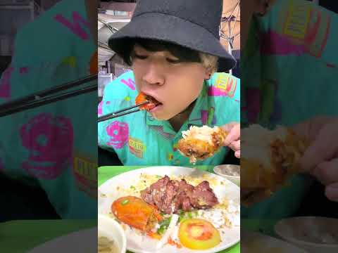 Người Nhật ăn cơm tấm ở Việt Nam😂😂😂 #vietnamkun