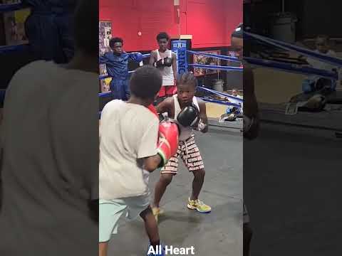 Amateur Boxer shows his Heart in front of Gervonta Davis Coach #boxing