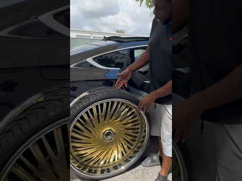 28’s Goin on an Audi S5 is Crazy