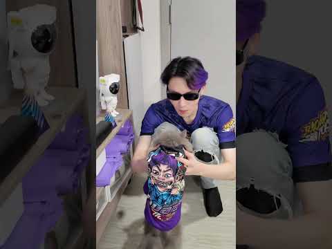 ใส่เสื้อป๋าบอลหรอ !!!!! #ป๋าบอล #เสื้อป๋าบอล #คนไทยเป็นคนตลก