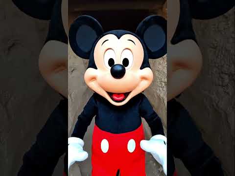 pete want to caught mickey mouse