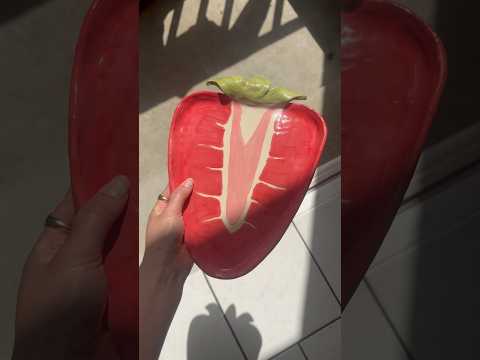 La meilleure assiette pour l’été 🍓 #ceramique #pottery #ceramics #clay #fraise #strawberry #clay
