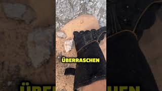 Er hat etwas Verrücktes im Sand gefunden 😱